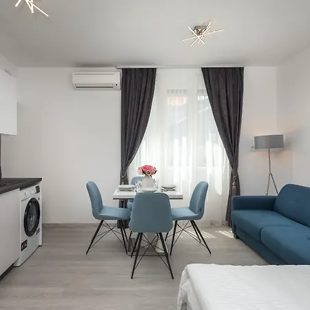 Pensión Luxury & Seven 4*