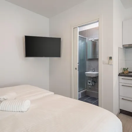 Pensión Luxury & Seven 4*