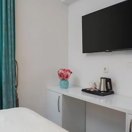 Luxury & Seven 4* Split