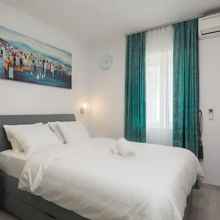 Luxury & Seven 4* Split