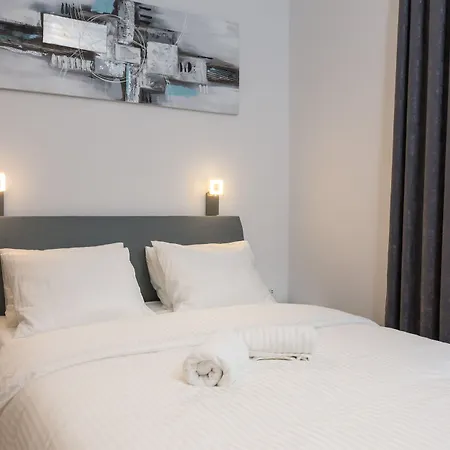 Luxury & Seven Guest house