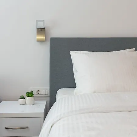 Luxury & Seven Split