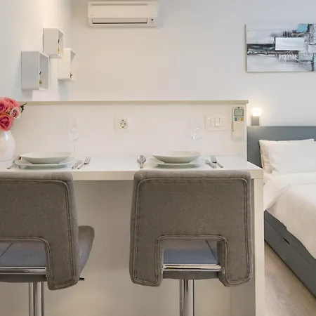 Luxury & Seven Split