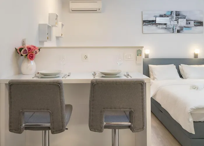 Luxury & Seven Split